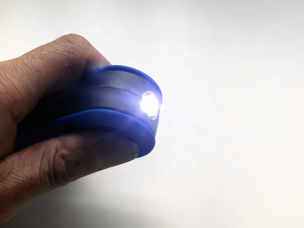 Magnetic LED Flashlight with 15 LEDs - View 3