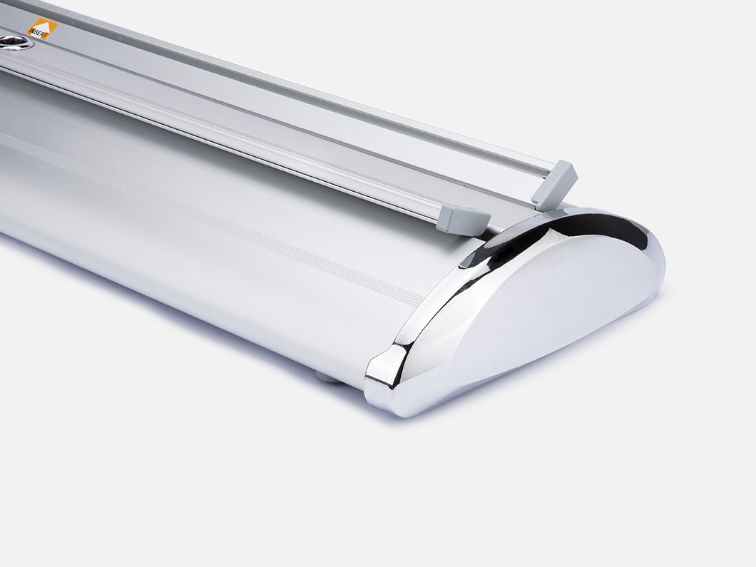 Double-sided retractable banner