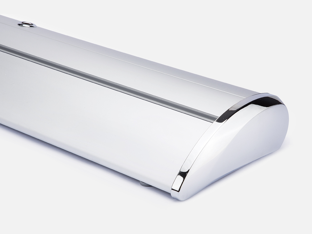 Wide base retractable banner