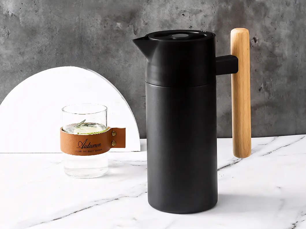 40oz Vacuum Insulated Thermal Pitcher - Overview