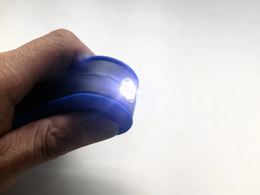 Magnetic LED Flashlight with 15 LEDs - View 3