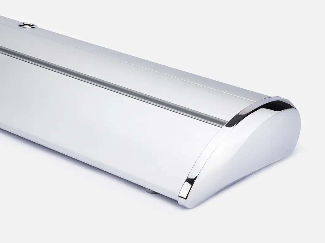 Wide base retractable banner